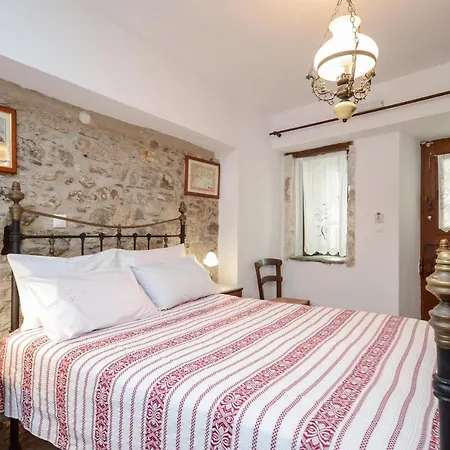 Venetiko Apartment *